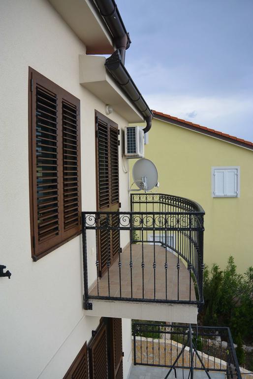 Vila Familia Prizna Exterior photo